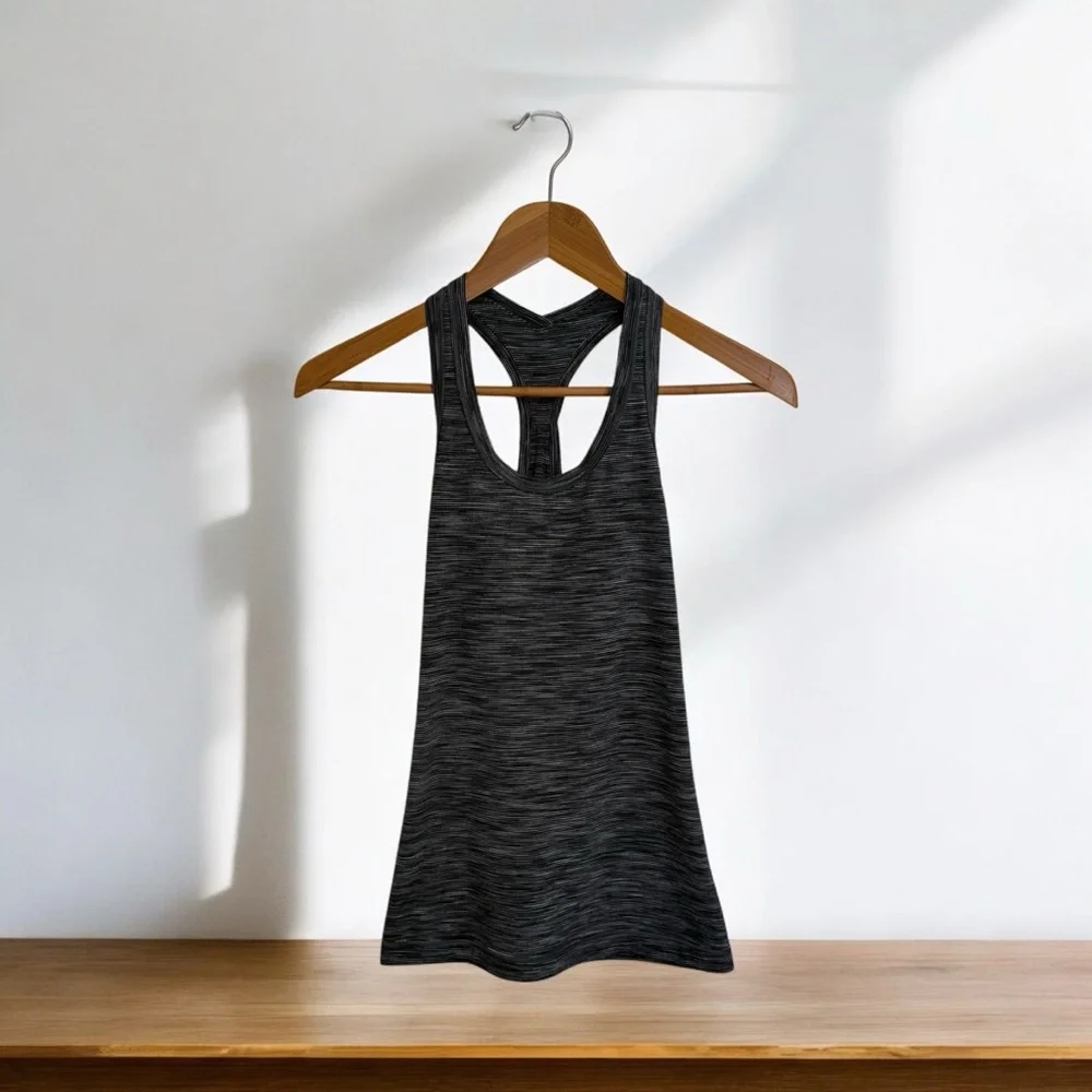 Women’s Lululemon Stretchy Racerback Tank Top! Grey Black Stripe! Size 6! - Picture 3 of 6
